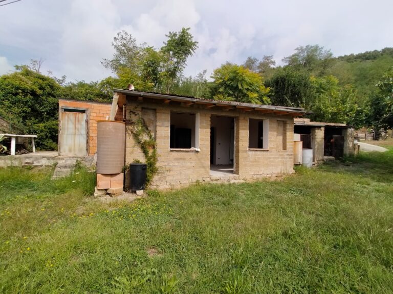 Casa agricola a Bolsena Viterbo Lazio (RIF.0110)